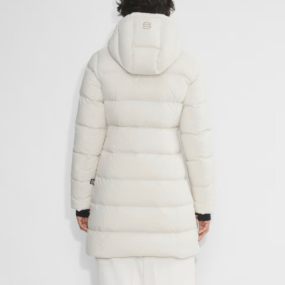 Aritzia The Super Puff™ The SuperSnug Puff™ Mid Jacket - Picture 2 of 11
